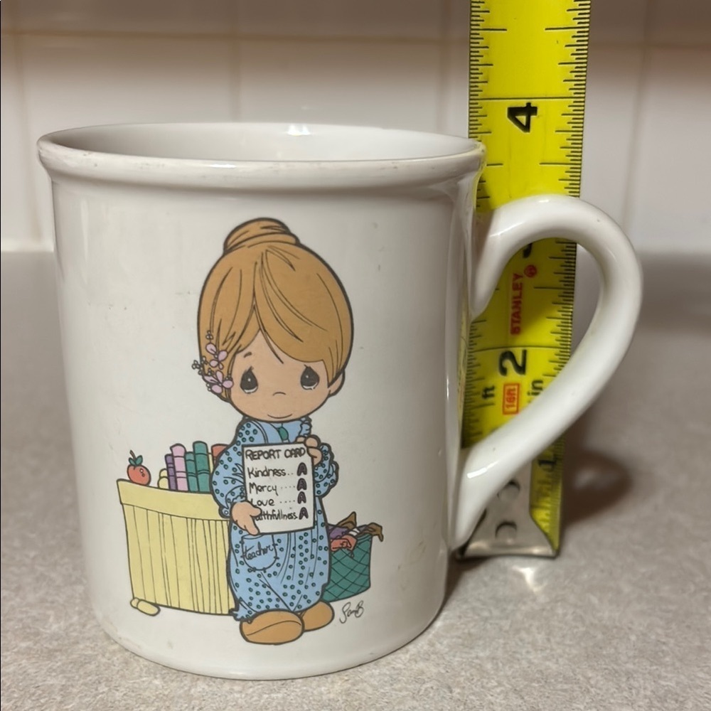 Precious Moments Mug with Child Design “Love Never Fails” - Picture 6 of 7